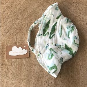 Angel Dear Muslin linen sun hat size 6-12 months